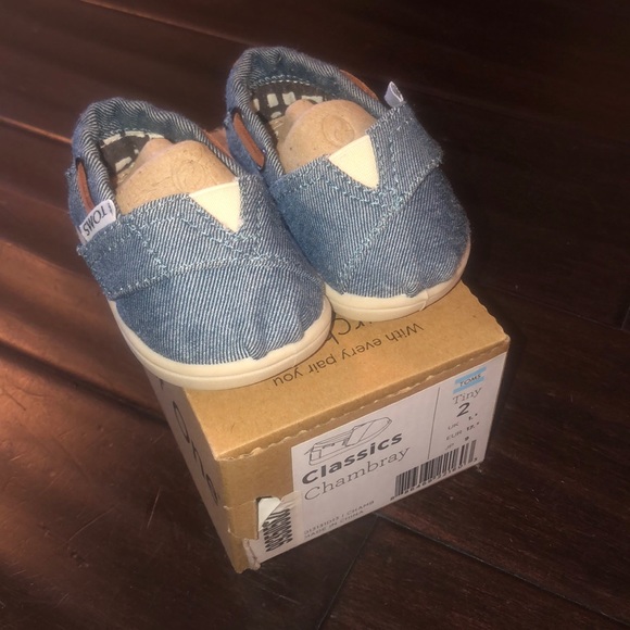 Infant Toms- Practically new! - Picture 4 of 4